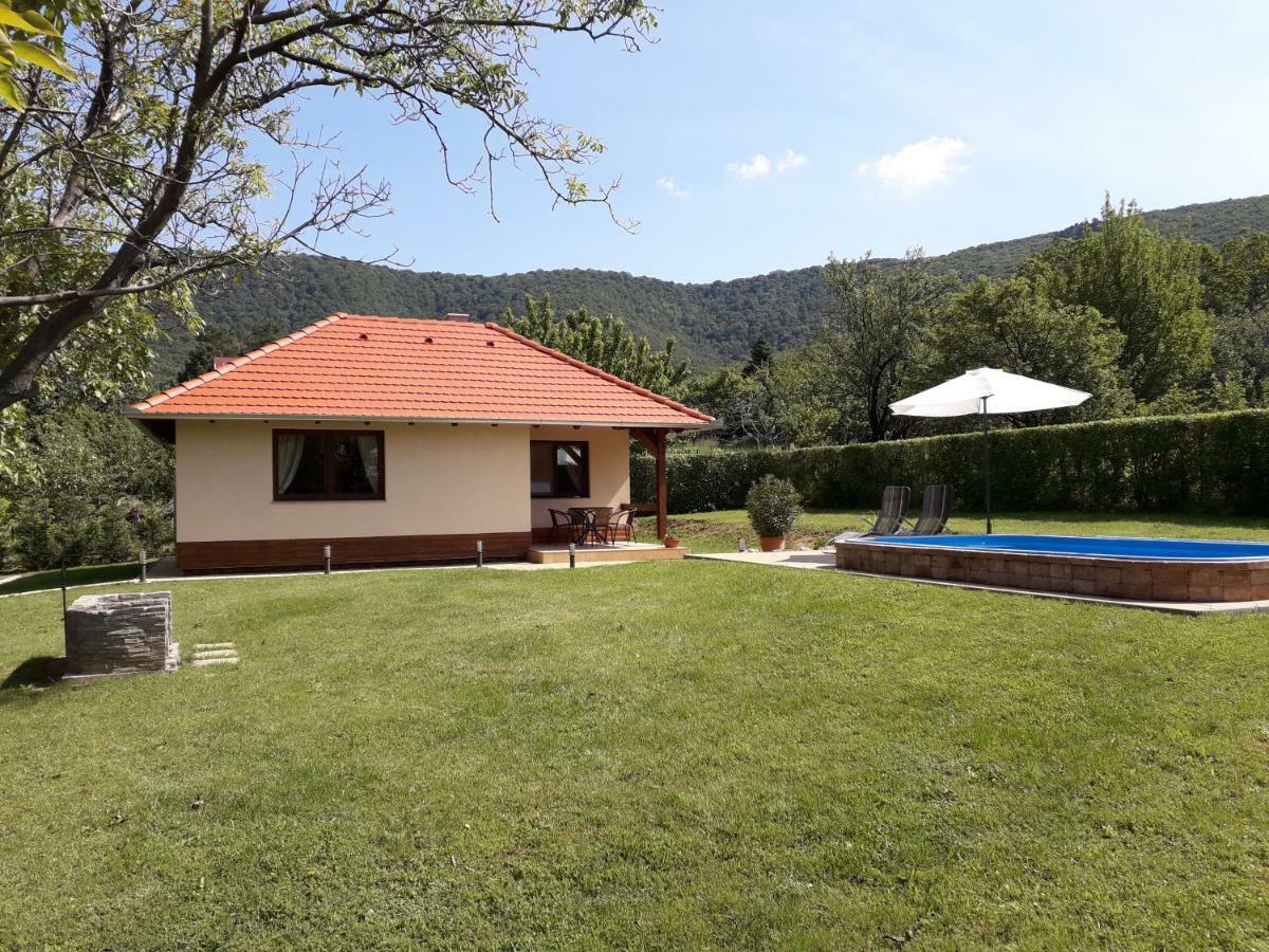 Cseresznyevirág Vendégházak Kovagoszolos Exterior foto