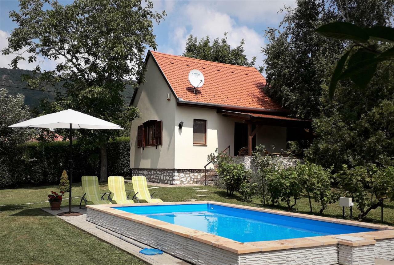 Cseresznyevirág Vendégházak Kovagoszolos Exterior foto